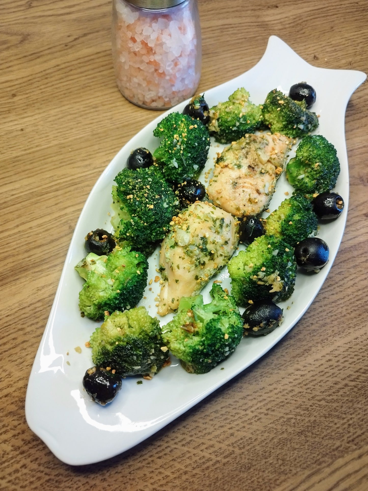 BRÓCOLI CON SALMÓN FRESCO A LA NARANJA