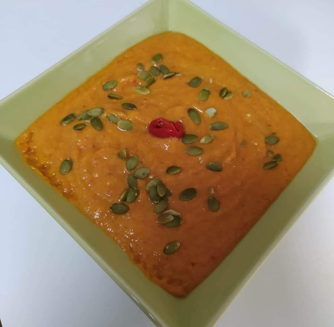CREMA DE CALABAZA AL CURRY con pimientos del Piquillo