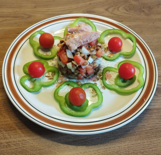 ENSALADA DE LENTEJAS CON VERDURAS Y ATÚN